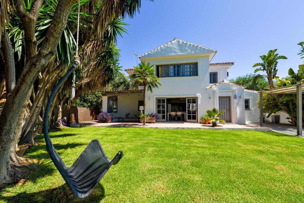 Nueva Milla de Oro, Estepona