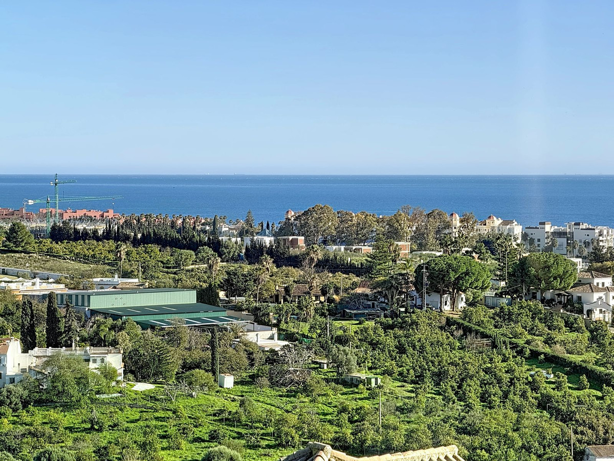 Nueva Milla de Oro, Estepona