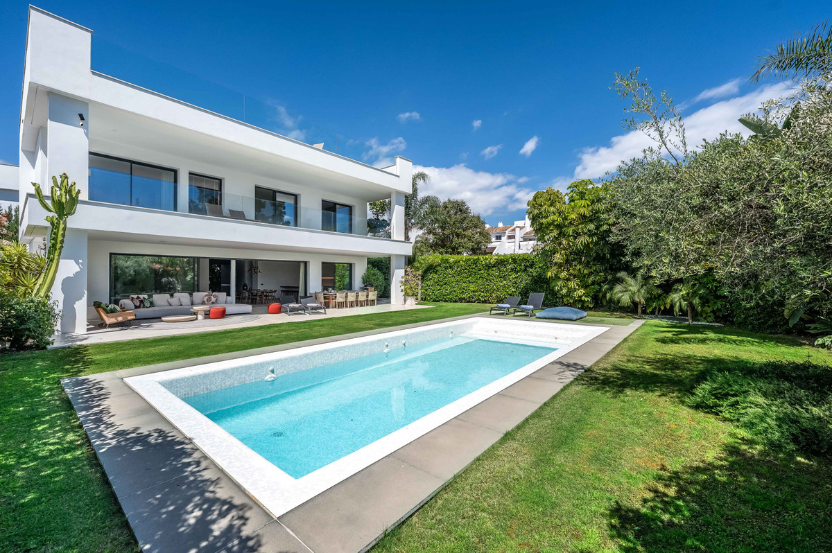 Nueva Andalucía, Marbella