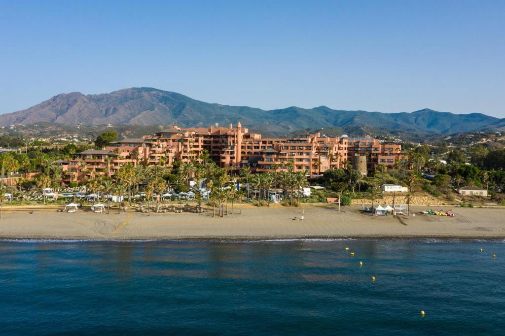 Nueva Milla de Oro, Estepona