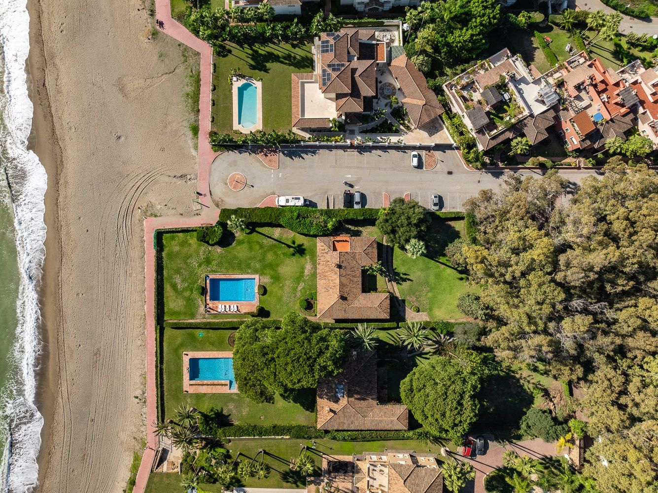 Nueva Milla de Oro, Estepona